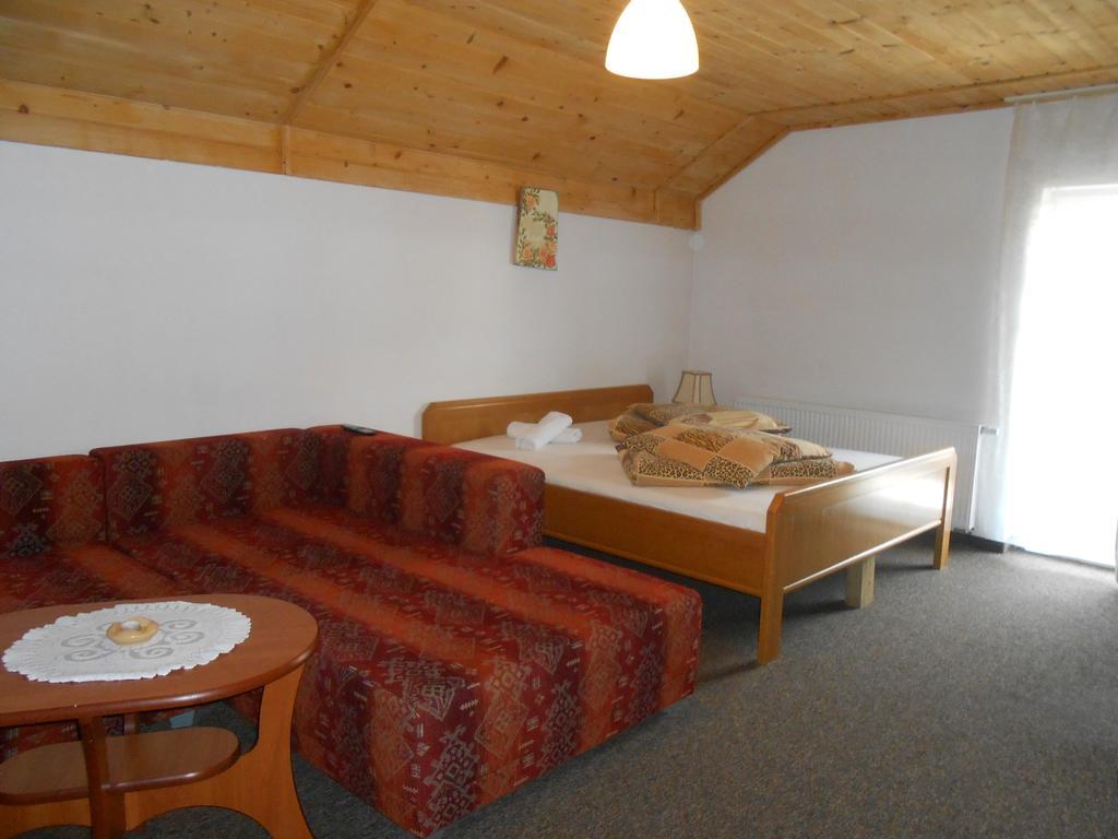 Magdalenka - Pokoje W Centrum Szczyrk Room photo